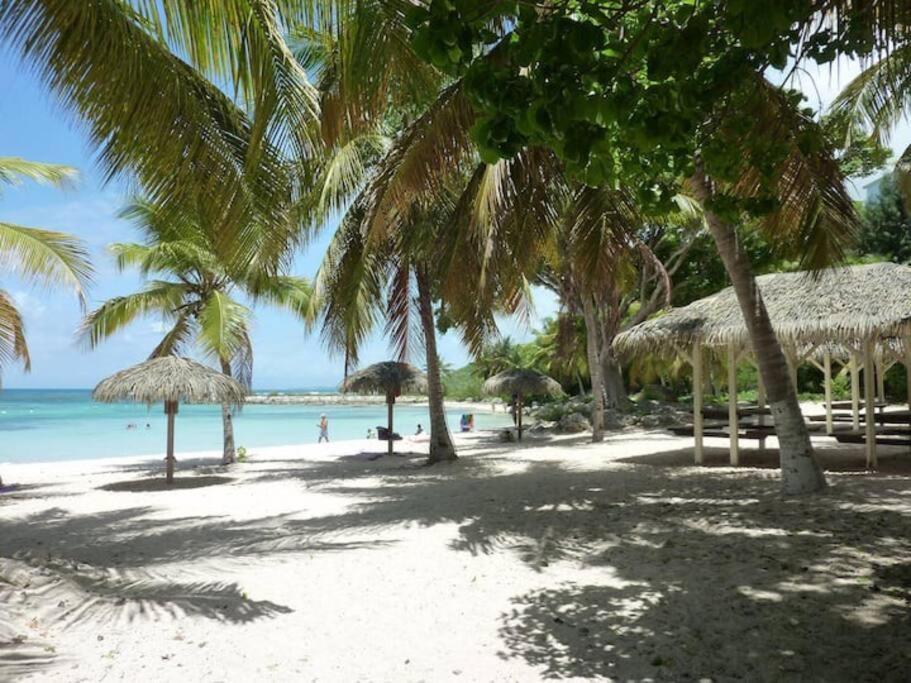 Le 35 Anse Des Rochers Saint-Francois Экстерьер фото